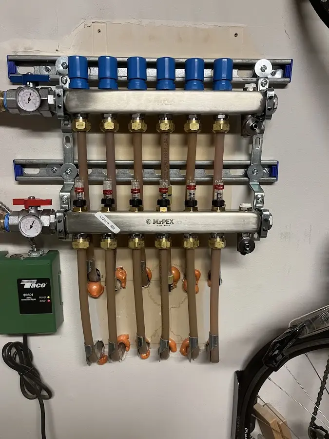 Plumber performing Leak Detection at a residential property in Hamburg